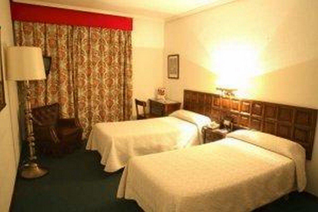 Hotel Monclus à Palencia Extérieur photo